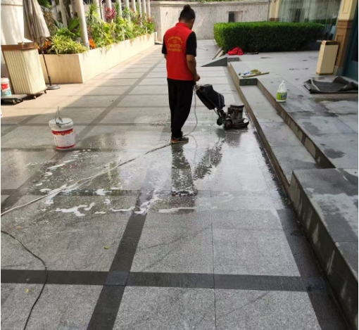 室外火山板石材清洗